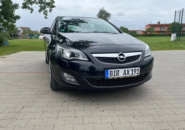 Opel Astra cena 27999 przebieg: 151000, rok produkcji 2011 z Trzebinia małe 466
